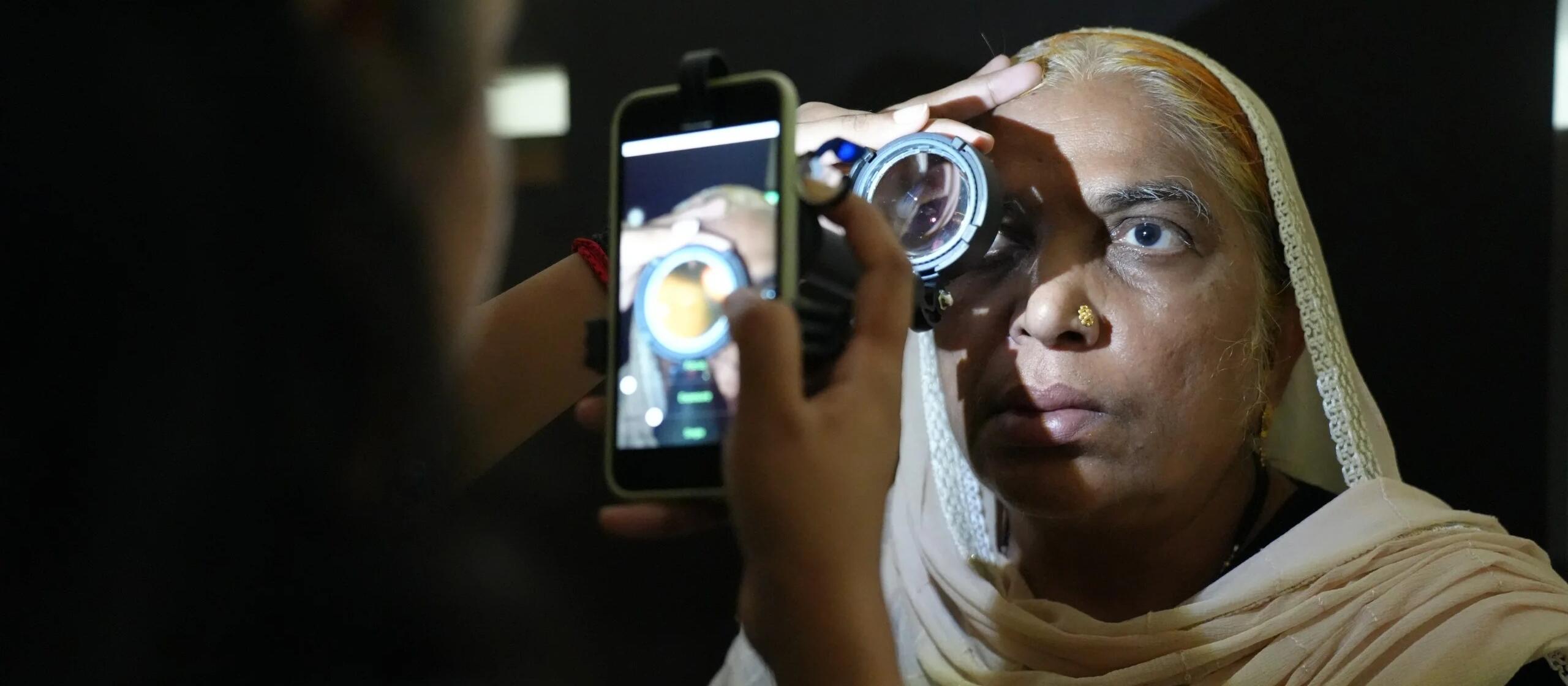 Smartphone-based retinal imaging in clinical practice in India: - The image was taken during a collaborative project between University Hospital Bonn (UKB) and Sankara Eye Foundation India on smartphone-based telemedical screening for diabetic retinopathy.