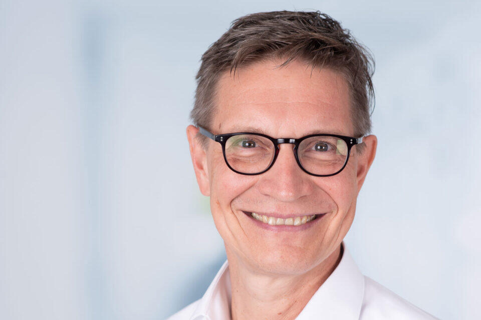 Prof. Christian Strassburg, Direktor der Klinik für Allgemeine Innere Medizin am UKB, mahnt: „Die Abnehmpille ist nicht einfach nur irgendein Spaßfaktor, um jetzt ein bisschen abzunehmen!“