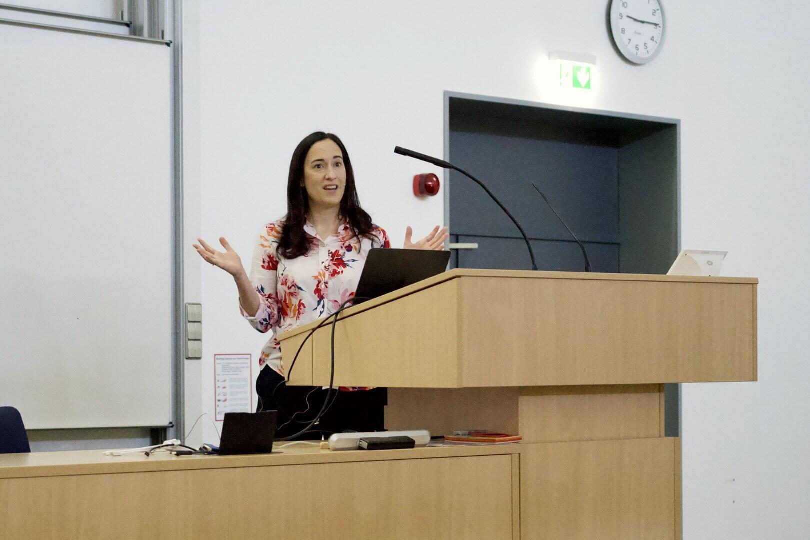 Vera Beckert at "Transparent by Nature" networking event Uni Bonn