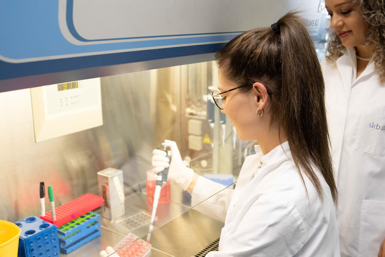 (from left) Julia Nicke and Dr. Mona Malek Mohammadi have identified a previously unknown signaling pathway in the immune system that helps newborn heart cells survive and regenerate after injury.
